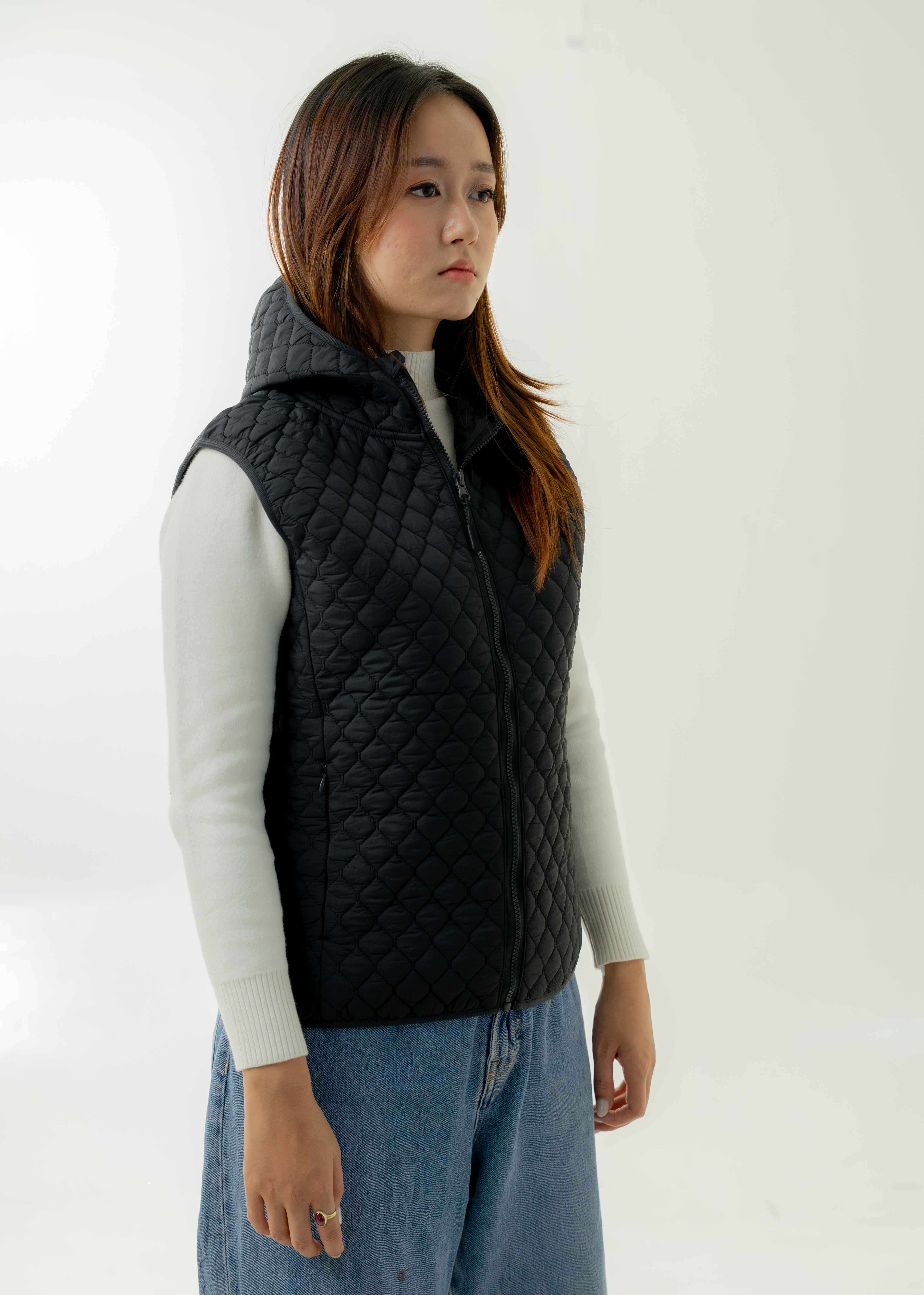 Women's Spring Lake Insulated Crepe Taffeta 250 GSM Sleeveless Jacket-1